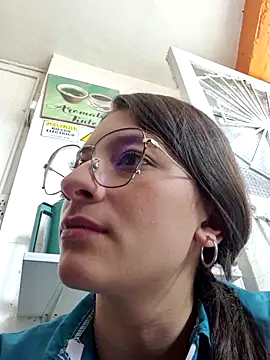 HOLY DOLL online show from October 18, 2025, 7:27 pm