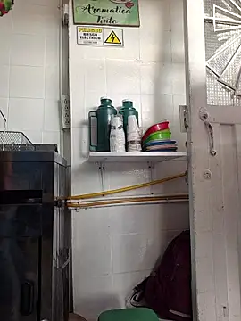 HOLY DOLL online show from October 30, 2025, 9:33 pm