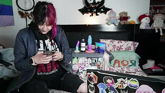 Snapshot of Devil_And_Princess chatting on February 3, 2026, 1:27 am Devil And Princess online show from February 3, 2026, 1:27 am