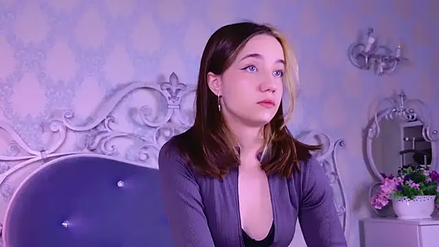 Gia Riccardo online show from October 14, 2025, 5:52 am