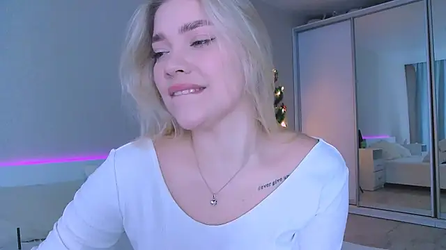 DIANAxxxDIAMOND online show from December 5, 2025, 9:41 am