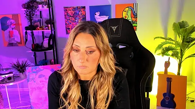 Snapshot of SarahAlluring chatting on October 15, 2025, 12:35 pm SarahAlluring online show from October 15, 2025, 12:35 pm