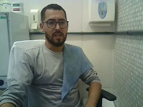 Snapshot of pdasgyn chatting on July 6, 2026, 2:46 pm pdasgyn online show from July 6, 2026, 2:46 pm