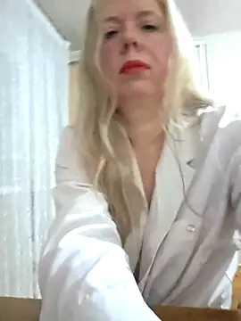 Irina3718 online show from February 8, 2026, 4:15 pm