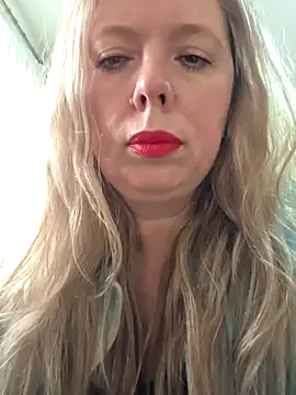 Irina3718 online show from April 3, 2026, 2:34 pm