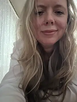 Irina3718 online show from January 16, 2026, 4:11 pm