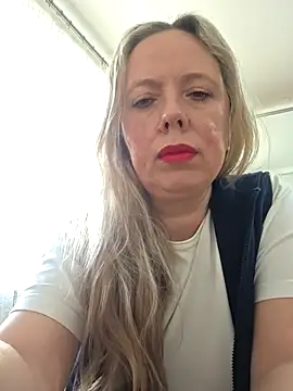 Irina3718 online show from February 16, 2026, 12:37 pm
