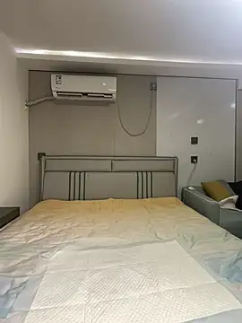 xibao379 online show from December 1, 2025, 12:50 pm