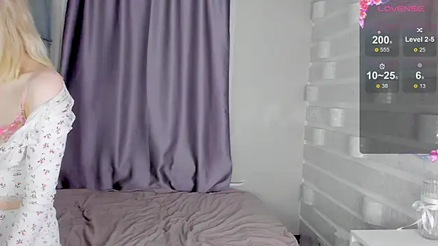 alicewonderyou online show from October 27, 2025, 2:07 pm