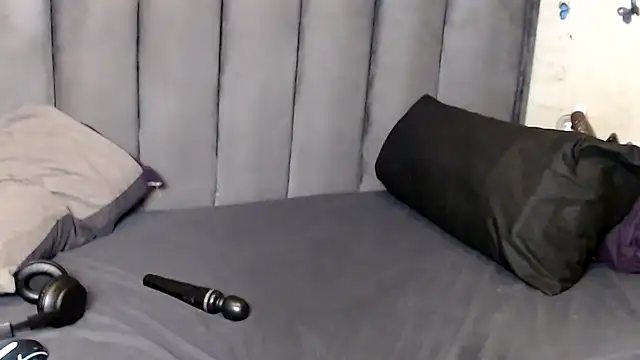 Snapshot of LustyDeziree1 chatting on February 3, 2026, 4:10 am LustyDeziree1 online show from February 3, 2026, 4:10 am