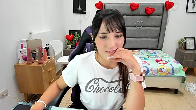 Tania Duque online show from March 12, 2026, 2:10 pm