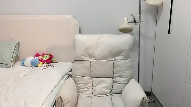 yoyoyo7799 online show from November 9, 2025, 11:58 am