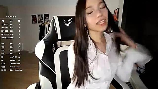 MayAgard online show from November 21, 2025, 4:28 pm