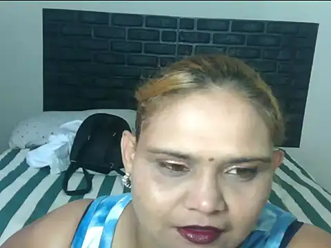 clover cams1874 online show from February 4, 2026, 7:03 am