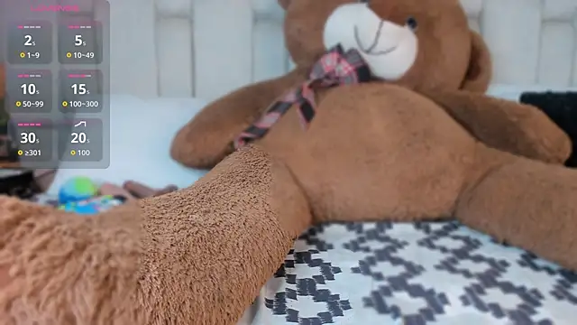 Snapshot of Daia_Ortiz chatting on February 25, 2026, 8:19 pm Daia Ortiz online show from February 25, 2026, 8:19 pm