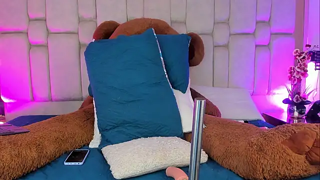 Snapshot of Daia_Ortiz chatting on February 4, 2026, 10:27 pm Daia Ortiz online show from February 4, 2026, 10:27 pm