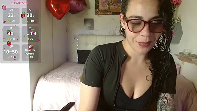 mia velvet1 online show from March 31, 2026, 4:09 pm