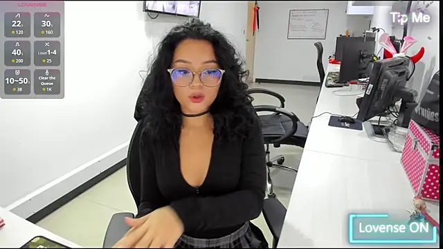 Snapshot of jenn_cg chatting on October 18, 2025, 9:17 pm jenn cg online show from October 18, 2025, 9:17 pm