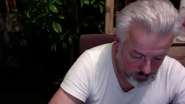 Berg Boy online show from November 21, 2025, 1:04 am