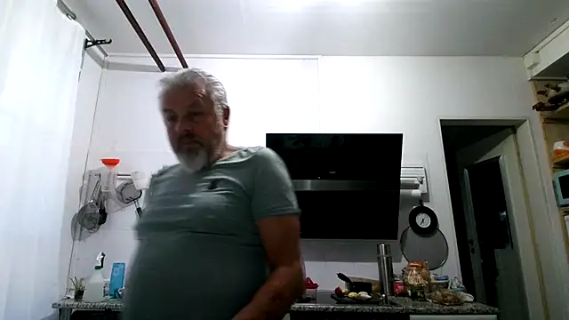 Snapshot of Berg_Boy chatting on May 28, 2026, 3:36 am Berg Boy online show from May 28, 2026, 3:36 am