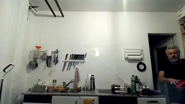 Berg Boy online show from December 1, 2025, 8:42 pm