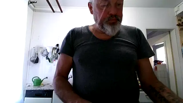 Snapshot of Berg_Boy chatting on March 19, 2026, 6:46 am Berg Boy online show from March 19, 2026, 6:46 am