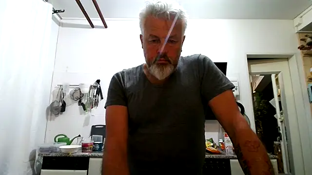 Snapshot of Berg_Boy chatting on March 17, 2026, 9:07 pm Berg Boy online show from March 17, 2026, 9:07 pm