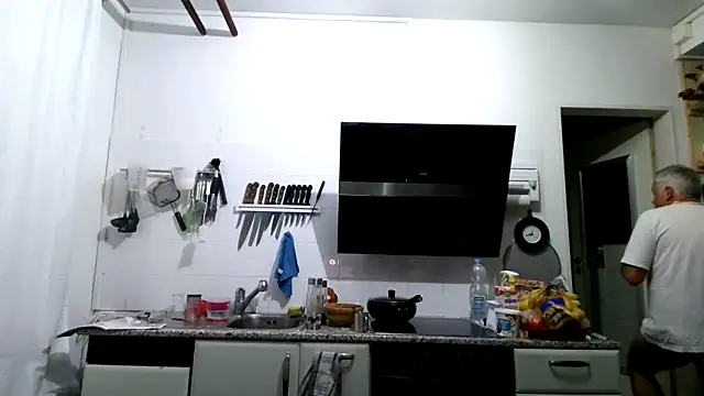 Snapshot of Berg_Boy chatting on March 21, 2026, 11:41 pm Berg Boy online show from March 21, 2026, 11:41 pm