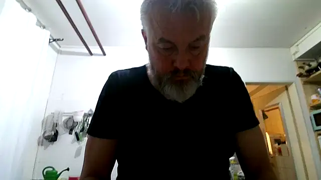 Snapshot of Berg_Boy chatting on February 20, 2026, 6:26 am Berg Boy online show from February 20, 2026, 6:26 am