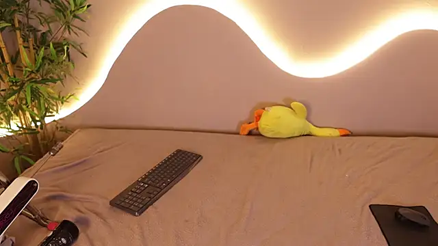 Miyuki wolf online show from March 6, 2026, 1:22 am