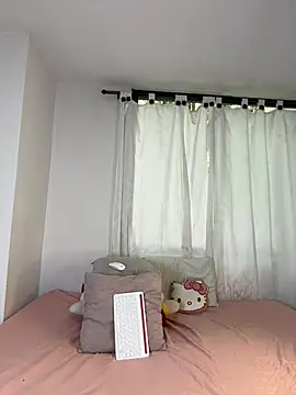 Ivelleee  online show from March 15, 2026, 4:47 pm