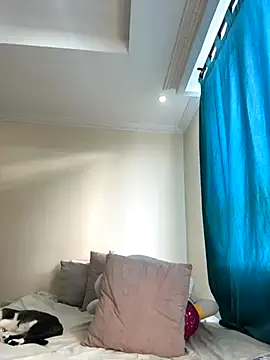 Snapshot of Ivelleee_ chatting on October 9, 2025, 9:04 pm Ivelleee online show from October 9, 2025, 9:04 pm