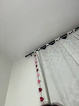 Snapshot of Ivelleee_ chatting on February 15, 2026, 11:20 am Ivelleee online show from February 15, 2026, 11:20 am