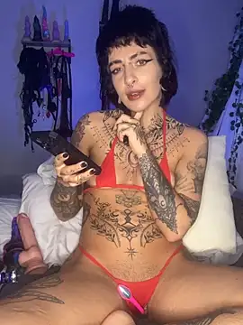 Snapshot of littleinkedblaise666 chatting on June 17, 2026, 8:30 pm littleinkedblaise666 online show from June 17, 2026, 8:30 pm
