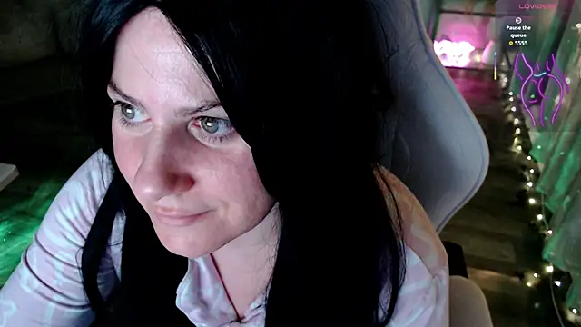 BellaStar84 online show from April 15, 2026, 7:14 am