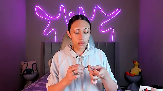 Snapshot of madison__rey chatting on December 2, 2025, 12:40 pm madison rey online show from December 2, 2025, 12:40 pm