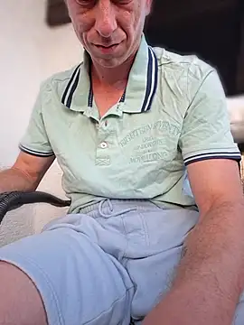 Snapshot of svenpfeifer chatting on July 17, 2026, 3:59 am svenpfeifer online show from July 17, 2026, 3:59 am