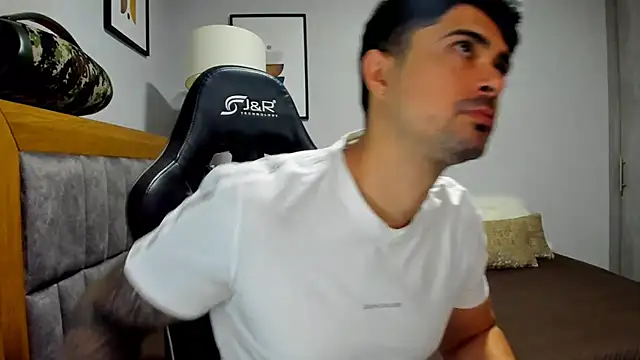 Snapshot of Dante_Storm chatting on December 14, 2025, 8:53 am Dante Storm online show from December 14, 2025, 8:53 am