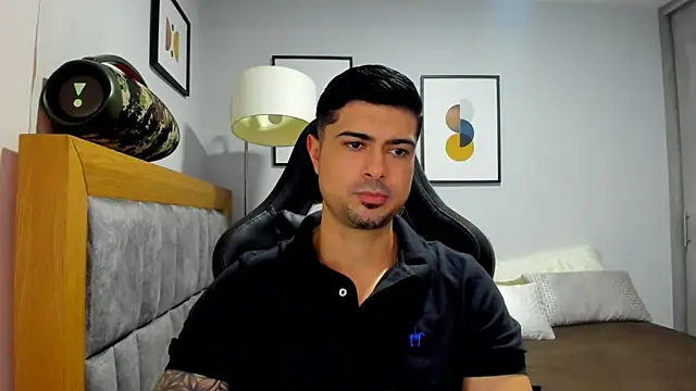 Snapshot of Dante_Storm chatting on December 22, 2025, 4:07 pm Dante Storm online show from December 22, 2025, 4:07 pm