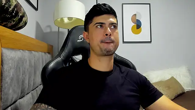 Snapshot of Dante_Storm chatting on December 20, 2025, 1:41 am Dante Storm online show from December 20, 2025, 1:41 am