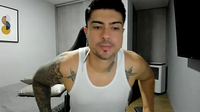 Snapshot of Dante_Storm chatting on October 24, 2025, 4:55 am Dante Storm online show from October 24, 2025, 4:55 am