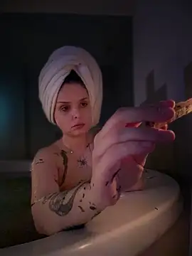 LoganPeny online show from December 17, 2025, 7:08 pm