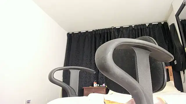 Hat girl online show from July 29, 2026, 4:01 am