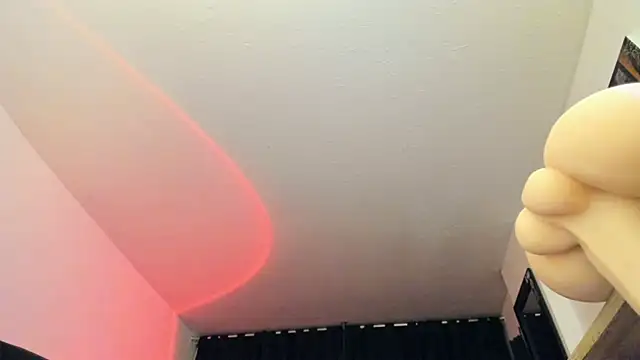 Hat girl online show from December 4, 2025, 3:16 am