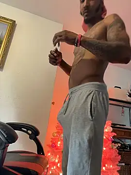 Snapshot of Foxdaguy chatting on December 19, 2025, 2:41 pm Foxdaguy online show from December 19, 2025, 2:41 pm