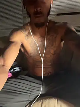 Snapshot of Foxdaguy chatting on December 2, 2025, 6:48 am Foxdaguy online show from December 2, 2025, 6:48 am