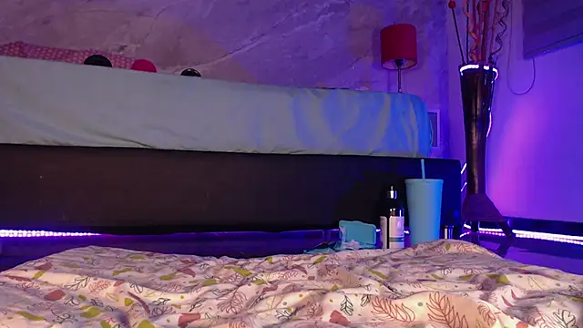 catmolly  online show from December 20, 2025, 11:18 pm