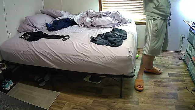 Muffdiver718 online show from March 18, 2025, 7:33 pm