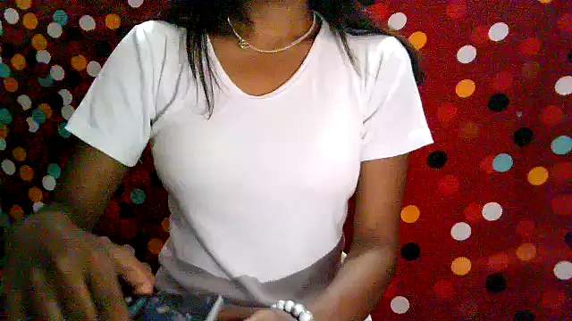 Snapshot of LAYLA_600 chatting on November 5, 2025, 10:40 am LAYLA 600 online show from November 5, 2025, 10:40 am