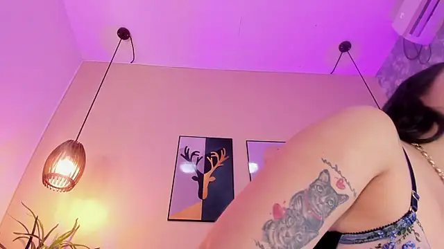 Snapshot of MelinaCruz chatting on January 12, 2026, 7:42 pm MelinaCruz online show from January 12, 2026, 7:42 pm